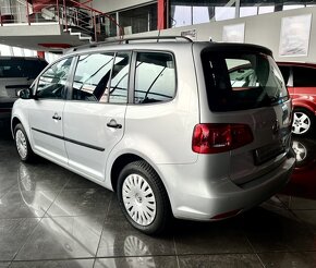 Volkswagen Touran 1.6 TDi DSG 7 miest - 2