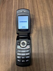 Samsung SGH-X680 vyklápačka (ročník 2006) - 2