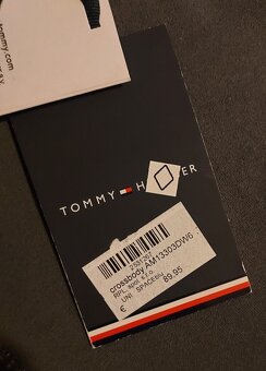 Kapsička tommy hilfiger - 2