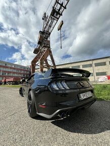 Ford Mustang GT 5.0 v8 - 2