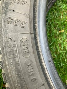 .Celorocne pneu 225/45 R17 - 2