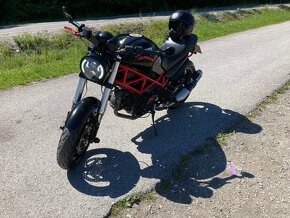 Ducati monster 695 - 2