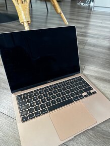 Predám MacBook Air 13" M1, 8GB 256GB - 2