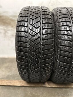 2 Zimné pneumatiky 225/40/19 Pirelli Sottozero 3 Winter AO - 2