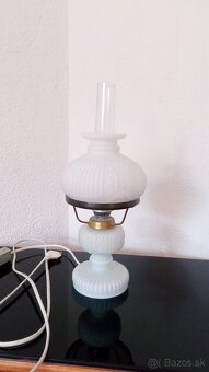 Retro lampa biela - 2