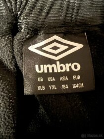 predám detské softshelové nohavice zateplené UMBRO,č 164 - 2