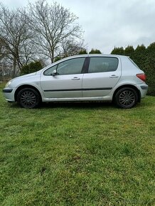 PEUGEOT 307 1.4 benzín - 2