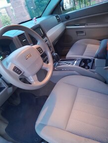 Jeep Grand Cherokee Laredo - 2