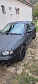 Renault Megane - 2