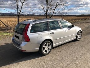 Volvol V50 diesel 2.0, 309 000 km, 2009, strešný nosič Thule - 2