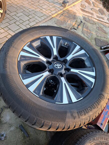 Toyota Landcruiser zimnu sada 265/55R19 - 2