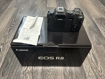 Canon EOS R8 - 2