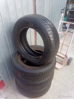 Predám 4ks zimné pneu.195/65R15 Barum dezen 5,5mm - 2