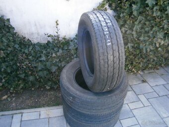 Predám 4x letné pneu Firestone 215/70 R15C 109/107S - 2