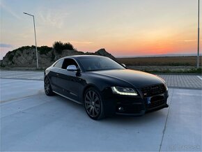 AUDI S5 4.2FSI V8 - 2