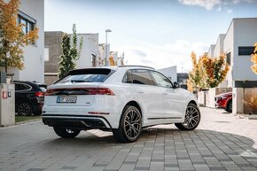 Audi Q8 55 TFSI Quattro 2022 /S line/4zóny/HUD/B&O/Tažné - 2