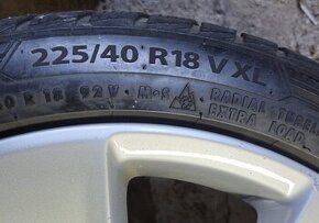 Zimne pneumatiky 225/40 r18 - 2