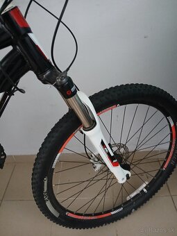 TREK 4900 - 2