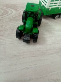 Traktor farmár s prívesom - 2