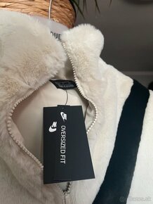 Nike Kožušinová Bunda Faux Fur Swoosh - 2