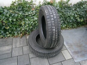 Predám 2x zimné pneu Nexen 205/75 R16C 113/111R - 2