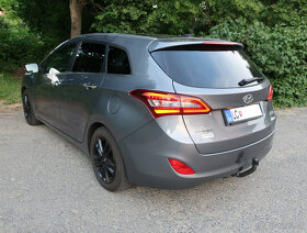 Hyundai i30CW 2015, šedá met., full výbava, ťažné-TOP PONUKA - 2