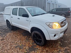 TOYOTA HILUX 2,5 DIESEL 4X4 UZÁVIERKU MA - 2