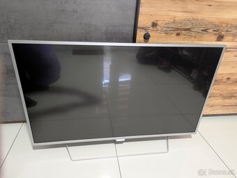 Televízor Philips 43" Android TV Ambilight - 2