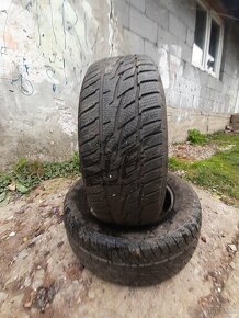 Predam 2ks 205/60r16 zimne - 2