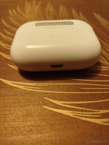 Apple airpods pro 1 - 2