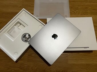 MacBook Air (M2, 2022) - 2