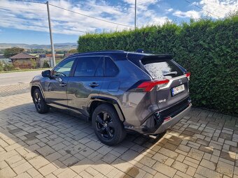 Predam toyota rav4 2.5 hybrid 2019 awd 4x4 - 2