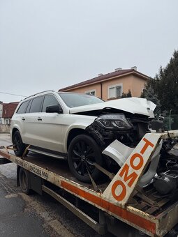 Mercedes GLS 350 4matic havarovany - 2