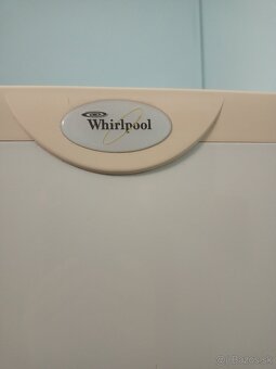 Chladnička s mrazničkou zn. WHIRLPOOL 230 lit.l - 2