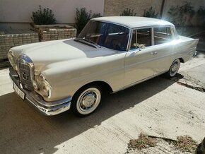 Mercedes 230S W111 heckflosse - 2