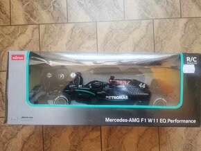 Rastar Mercedes F1 na dialkove ovladanie - 2