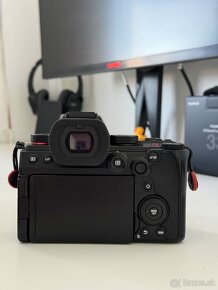 Panasonic LUMIX G9 II - 2