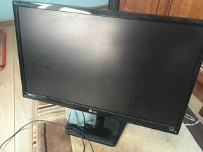 23" LG IPS234V-PN - 2