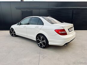 Mercedes C300d - diesel - 4matic - automat - FULL výbava - 2