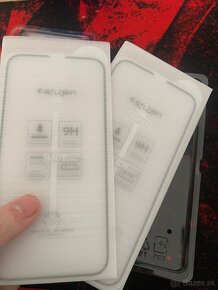 Predám kryt a 2x ochranné sklo na iPhone 14plus - 2