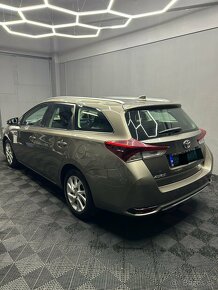 Toyota Auris Sporting touring - 2