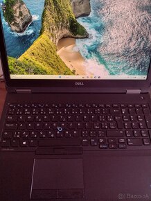 15,6 "Dell LATITUDE 5570 i5-6200 vPRO / 16 Gb RAM/512 GB SSD - 2