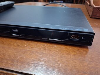 PHILIPS DVP3260/12 DVD prehrávač s USB - 2