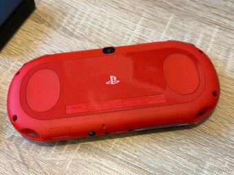 Playstation Vita Red Black edícia - Pekný stav - 2