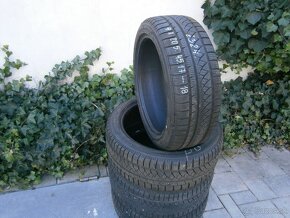 Predám 4x zimné pneu CHampiro 205/45 R17 88VXL - 2