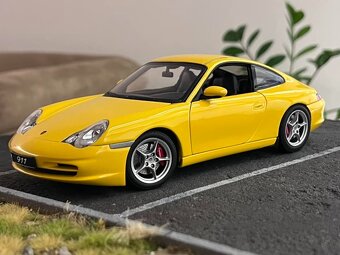 1:18 PORSCHE 911 Carrera - AUTOart - 2