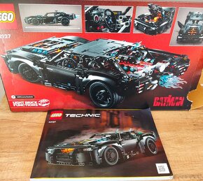 LEGO Technic 42127 BATMOBIL - 2