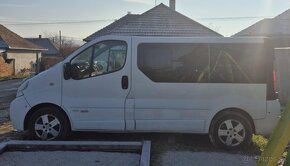 Opel Vivaro 2.5cdti 8miest - 2