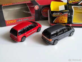 Realtoy / Corgi - Ford Galaxy - 2