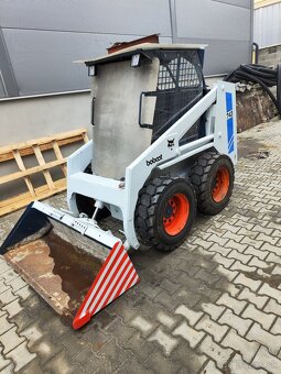 Bobcat 743 šmykový nakladač - 2